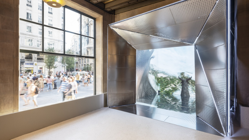 Alfalite installs an immersive LED cube at Telefónica’s new Espacio Movistar in Madrid